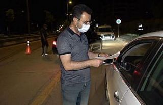 Sokağa çıkma kısıtlamasının son saatlerinde...