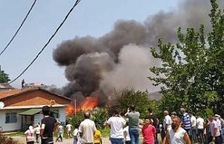 Sultanbeyli’de bayram günü çıkan yangın mahalleliyi...