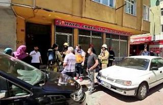 Sultangazi’de ocakta unutulan yemek nedeniyle yangın...