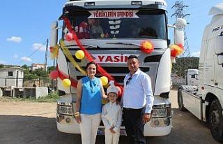 Sünnet çocuğu için tır konvoyu düzenlendi