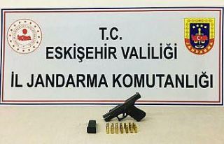 Şüphe üzerine durdurulan araçta Glock bulundu
