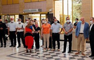 Tabakoğlu, sağlık çalışanları ile bayramlaştı