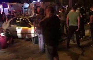 Takla atıp direğe çarparak durabilen otomobilden...
