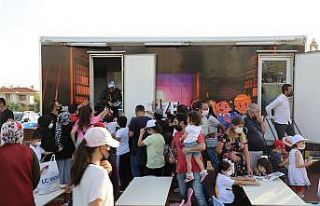 Talas’ta açık havada çocuk tiyatrosu düzenlendi