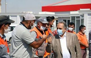 Talas’ta mesai bayramlaşmayla başladı