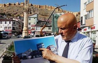 Tarihi Bayburt Kalesi ile Saat Kulesi bütünleşiyor