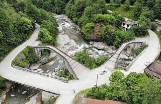 Tarihi çifte köprüler sel ve afetlere meydan okuyor