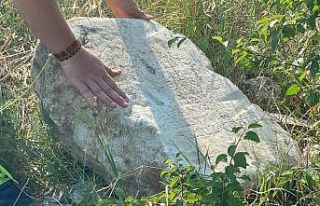 Tarlada 2 bin yıllık kitabe bulundu