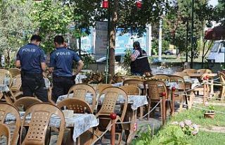 Tartıştığı husumetlisine çay bahçesinde kurşun...