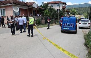 Tartıştığı komşusunu silahla öldürdü, eşini...