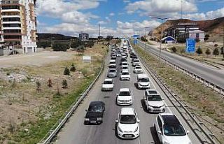 Tatilcilerin geri dönüş yolculuğu devam ediyor:...