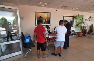 Tatile geldiler aşı olup döndüler