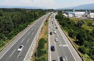 TEM Otoyolunda bayram yoğunluğu sürüyor