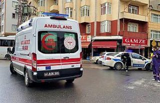 Ters yönden giden servis minibüsü motosikletli...