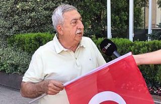 TESK’ten anlamlı bayrak dağıtımı