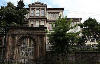 Ticaret Meslek Lisesi’nin tarihi binası Şehir...
