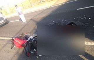 Tıra çarpan motosikletli hayatını kaybetti