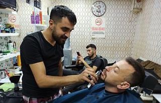 Tıraş olmakta gecikenler bayramı berber ve kuaför...