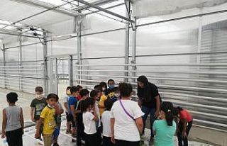 Tohumlar minik ellerle toprağa kavuştu