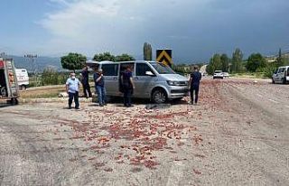 Tokat’ta cip ile panelvan araç çarpıştı: 5...