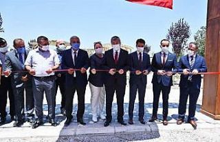 Toprakkale’de “Lalegölü Köy Meydanı” açıldı
