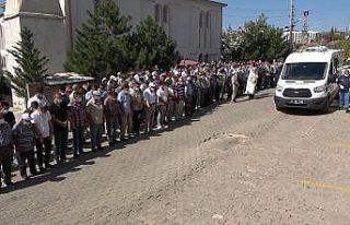 Trafik kazasında bir aile hayatını kaybetti: Öğretmen...