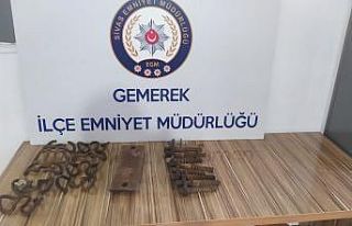 Tren raylarının vidalarını çaldı