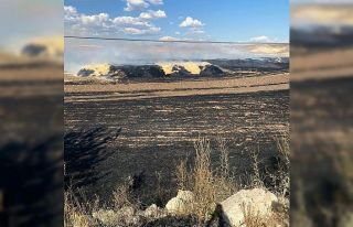 Tunceli’de çıkan yangında 300 ton saman kül...