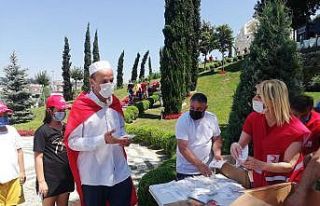 Türk Kızılayı’ndan 15 Temmuz Şehitler Anıtı...