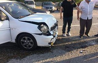 Türkeli’de iki otomobil çarpıştı: 2 yaralı