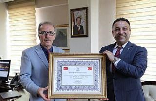 TÜSİAV’dan Rektör Uzun’a “Üstün Hizmet...