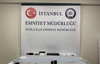 Tuzla’da ATM cihazında kart kopyalayan hırsızlar...