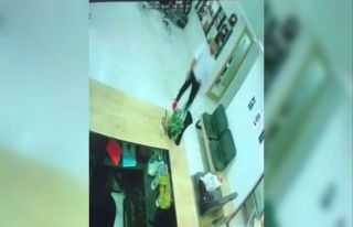 Ümraniye’de kuaförde hırsızlık kamerada