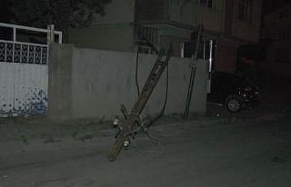 Ümraniye’de üzerinde iş makinesi taşıyan tır...
