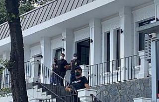 Ünlü mankeni öldüresiye döven eski sevgilisi...
