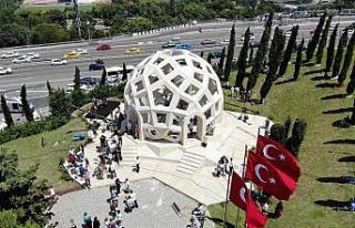 Üsküdar’da 15 Temmuz Şehitler Anıtına yoğun...