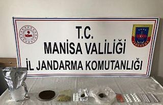 Uyuşturucu yapımında kullanılan maddelerle yakalandı