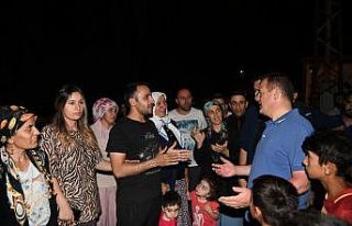 Vali Akbıyık’a gece yarısı sevgi seli