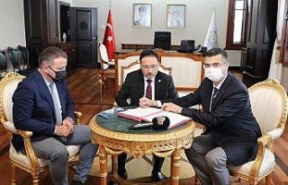 Vali Çiçek: “Hayırseverlerimizi her alanda yanımızda...
