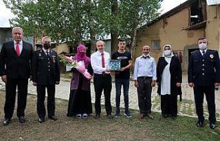 Vali Cüneyt Epcim, şehit ailesi ve 15 Temmuz gazisini...