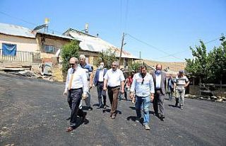 Vali Epcim, Aydıncık köyünde asfalt çalışmalarını...