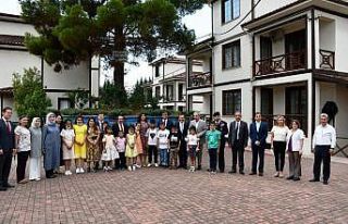 Vali Fuat Gürel, çocukların bayramını kutlayıp...