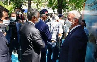 Vali Karaloğlu, Diyarbakırlılarla bayramlaştı