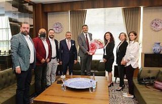 Vali, Kütahya Barosu’nun yeni yönetime başarılar...