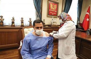 Vali Masatlı 3. doz hatırlatma aşısını yaptırdı