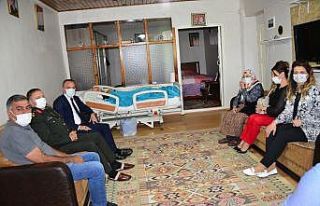 Vali Öner’den şehit ve gazi ailelerine bayram...