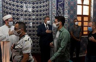 Vali Su, vatandaşlarla bayramlaştı