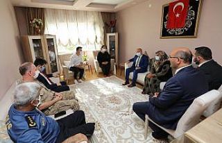 Vali Varol’dan şehit ailesine bayram ziyareti