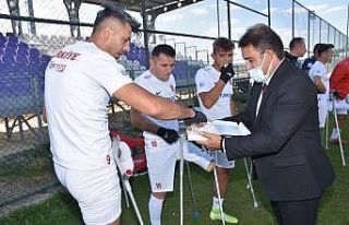 Vali Vekili Kaya’dan Ampute Futbol Milli Takımı...