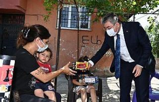 Vali Yılmaz, konuk olduğu ailelerin sorun ve taleplerini...